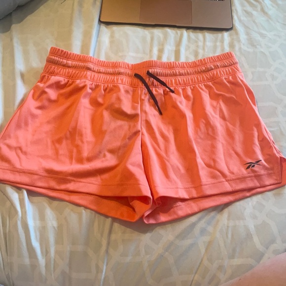 NWT Reebok Women's WOR Knit Poly Shorts - Picture 1 of 3